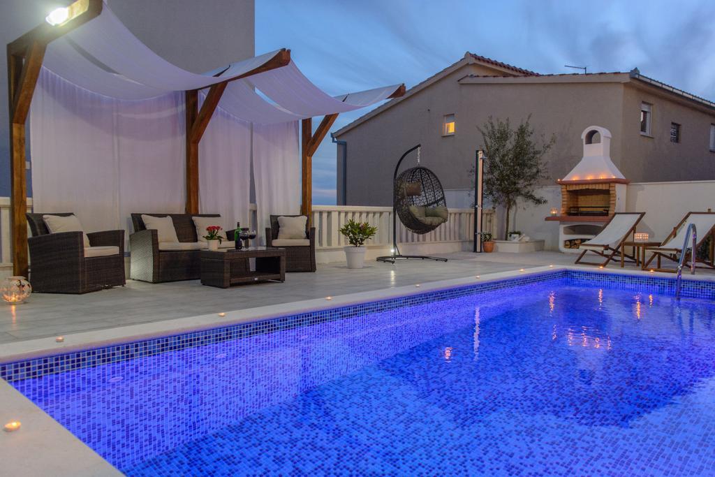 Apartments Villa Atlantis Trogir Ngoại thất bức ảnh