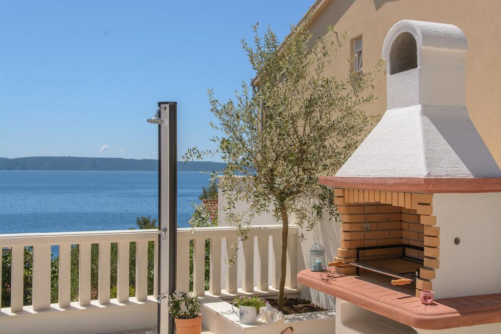 Apartments Villa Atlantis Trogir Ngoại thất bức ảnh