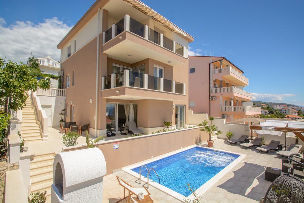 Apartments Villa Atlantis Trogir Ngoại thất bức ảnh