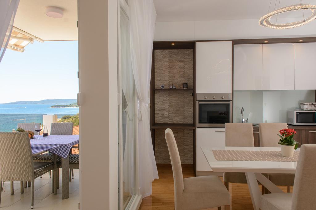 Apartments Villa Atlantis Trogir Ngoại thất bức ảnh