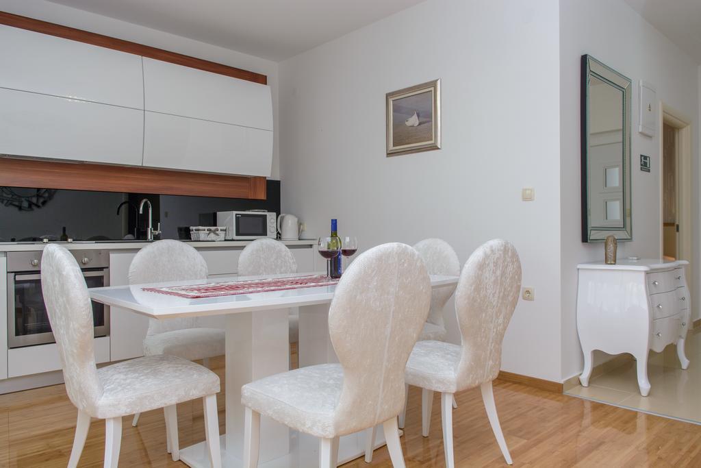 Apartments Villa Atlantis Trogir Ngoại thất bức ảnh
