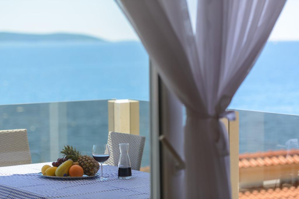 Apartments Villa Atlantis Trogir Ngoại thất bức ảnh