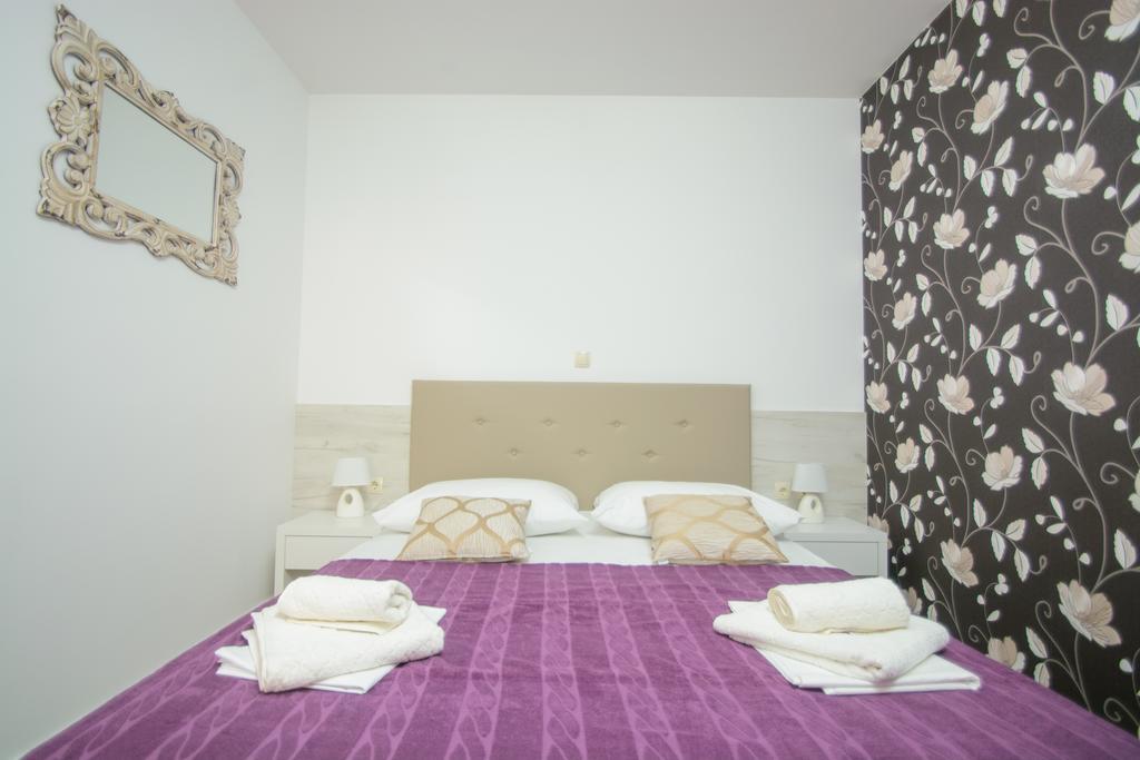 Apartments Villa Atlantis Trogir Ngoại thất bức ảnh