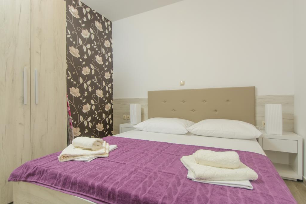Apartments Villa Atlantis Trogir Ngoại thất bức ảnh
