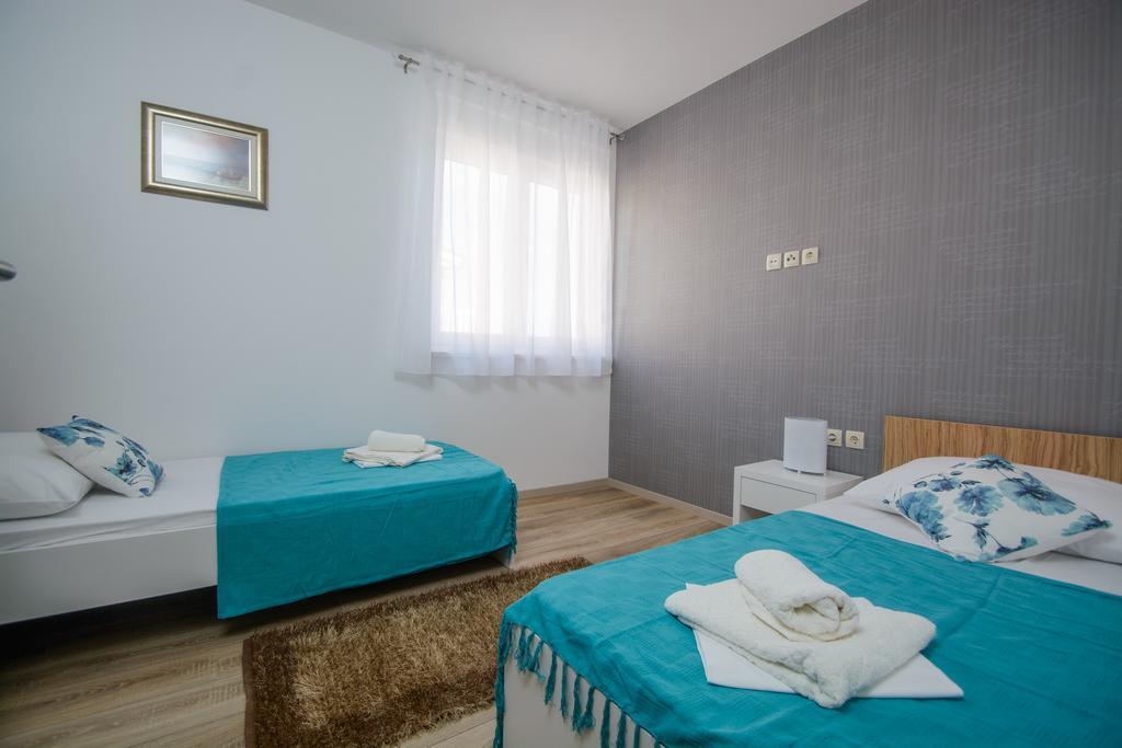 Apartments Villa Atlantis Trogir Ngoại thất bức ảnh