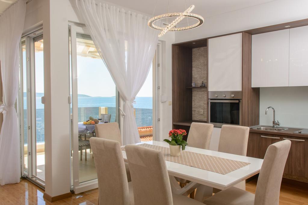 Apartments Villa Atlantis Trogir Ngoại thất bức ảnh