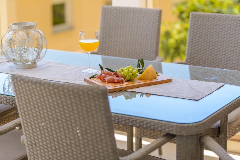 Apartments Villa Atlantis Trogir Ngoại thất bức ảnh