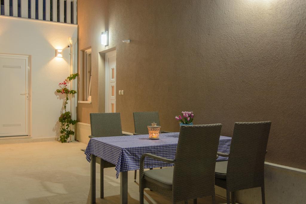 Apartments Villa Atlantis Trogir Ngoại thất bức ảnh