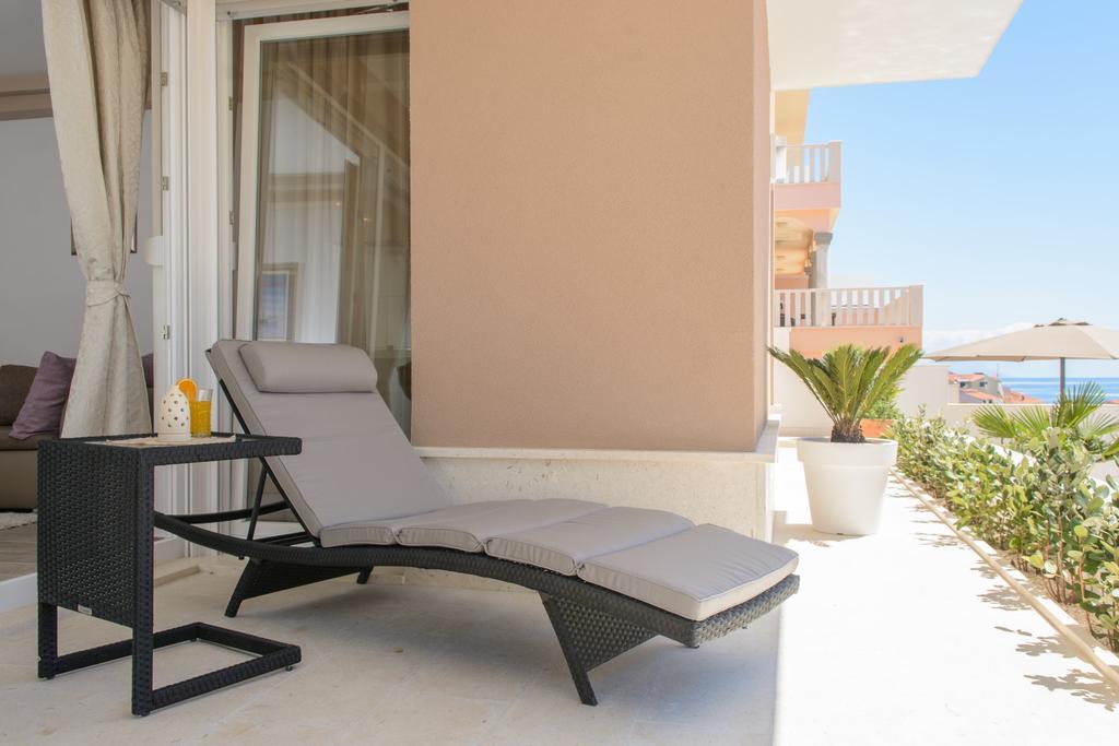 Apartments Villa Atlantis Trogir Ngoại thất bức ảnh